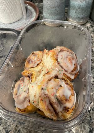 A picture of Cinnamon Roll Christmas Tree 🎄.