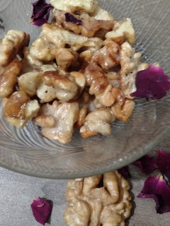 ரோஸ்டேட் வால்நெட் (Roasted walnut recipe in tamil) செய்முறை முக்கிய புகைப்படம்