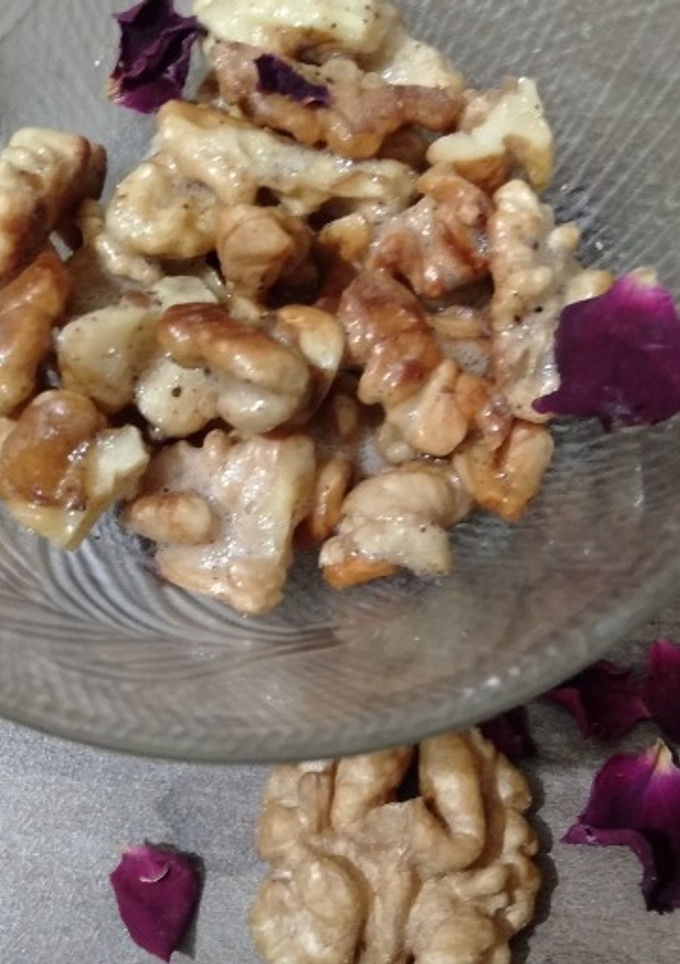 ரோஸ்டேட் வால்நெட் (Roasted walnut recipe in tamil) செய்முறை முக்கிய புகைப்படம்