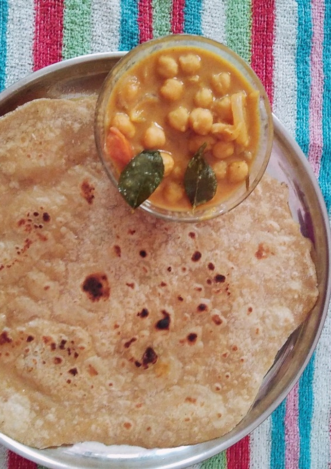கொண்டை கடலை கிரேவி மசாலா (Kondakadalai gravy masala recipe in tamil) செய்முறை முக்கிய புகைப்படம்