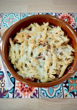 Una foto de Macarrones gratinados con bacon trufado