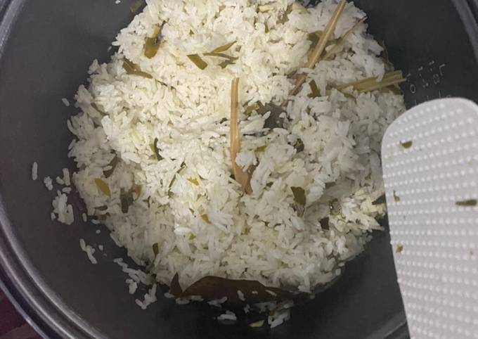 Nasi daun jeruk rice cooker tanpa santan
