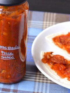 Házi pizzaszósz recept fotója