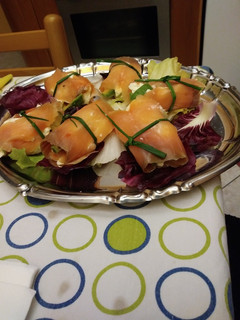 Foto di Involtini di salmone e avocado