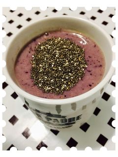 Una foto de Batido Frutos rojos, plátano y ciruela