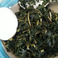 A picture of Boiled egg with vegetable.