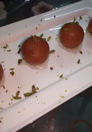 A picture of Totilla gulab jamun.