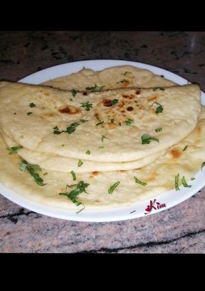 A picture of Garlic naan.