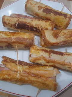 Una foto de Rollitos de salchicha y queso