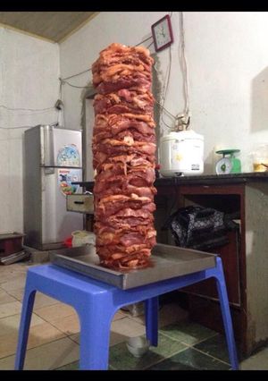 Hình của món Bánh mì kẹp thịt.
