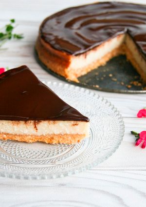 Une photo de Cheese-cake végétal noix de coco et chocolat