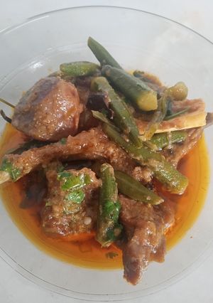 A picture of بھنڈی گوشت.
