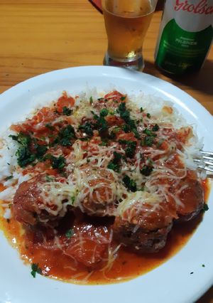 Una foto de Albóndigas con arroz!