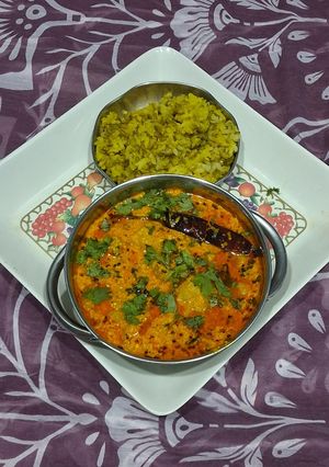 A picture of Dahi Aloo sabji.