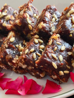 A picture of Dates & Nuts Energy Bar :::.
