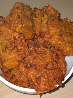 আলু পকোড়া(Aloo Pakora Recipe in Bengali) রেসিপির প্রধান ছবি