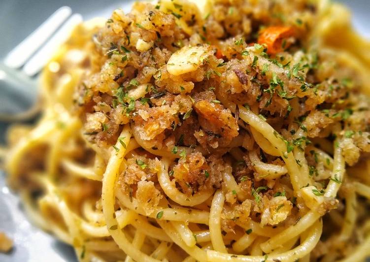 Simple Way to Prepare Speedy Spaghetti With Anchovies & Breadcrumbs