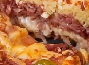 Foto de Empadão / Tarte de Calabresa