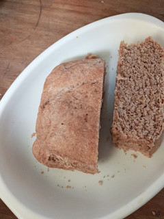 A picture of Whole wheat bread.