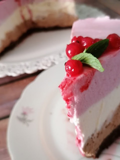 Foto di Torta al cioccolato e frutti di bosco
