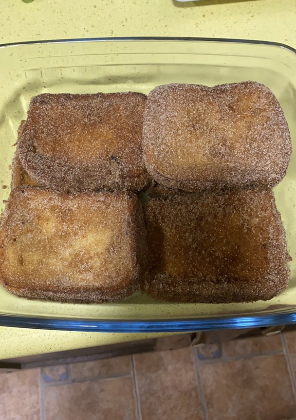 Una foto de Torrijas de canela y azúcar