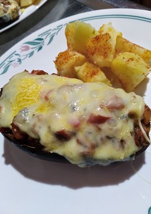 Una foto de Berenjena rellena de verduras! 🍆