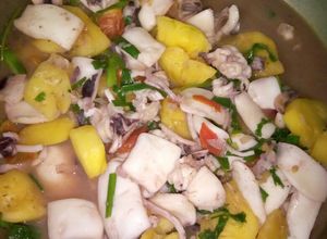 Hình của món Mực nang xào dứa 🐙🐙🐙.