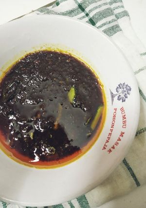 Foto resep Bumbu hitam khas Madura (untuk goreng bebek, ayam)