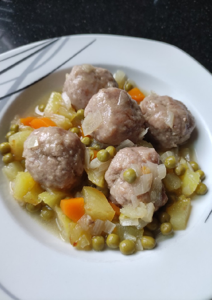 Una foto de Albóndigas a la jardinera