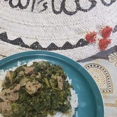 A picture of Curly kale,spinach and meat.