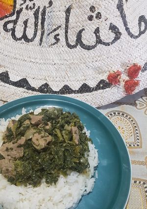 A picture of Curly kale,spinach and meat.