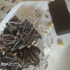 A picture of Chocolate peanut chikki.