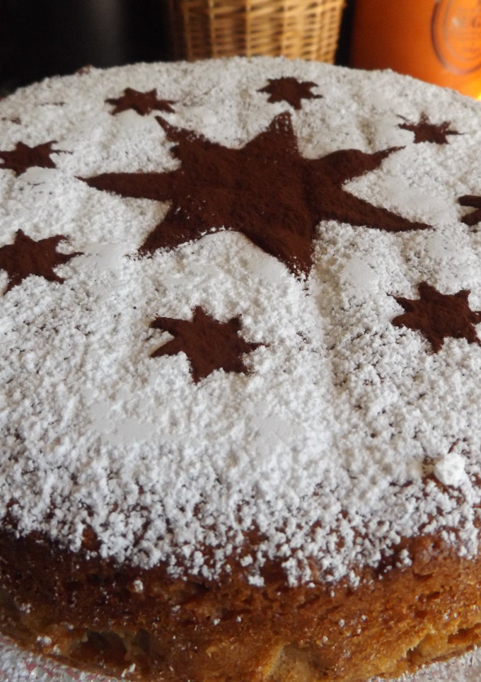 Una foto de Bizcocho de espelta con arándanos rojos y nueces