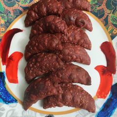 A picture of Sugar-Free Beetroot Gujiya.