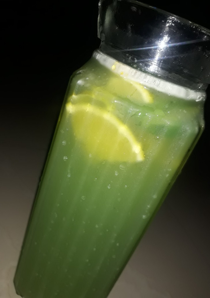 A picture of Cucumber lemonade.