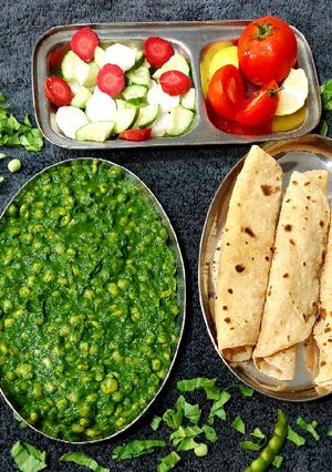 A picture of Dana Palak Curry.