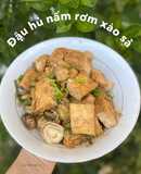 Đậu hủ nấm rơm xào sả