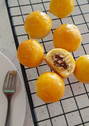 A picture of Pineapple Tarts.