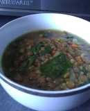 Sopa de lentejas con limón y cúrcuma