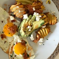 A picture of Huevos estrellados.