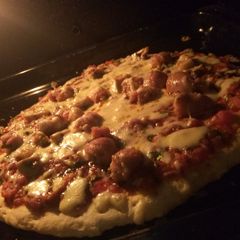 A picture of Meat ball pizza.