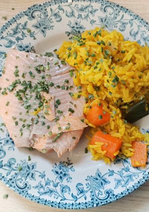 Une photo de Filets de truite avec son riz aux légumes et curcuma au Cook Expert