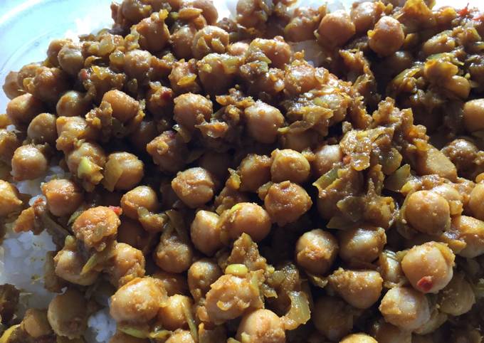 Simple Way to Prepare Speedy Chickpea Curry
