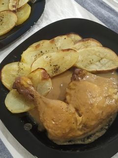 Una foto de Pollo en salsa de vino tinto (WMF)