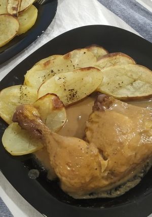 Una foto de Pollo en salsa de vino tinto (WMF)