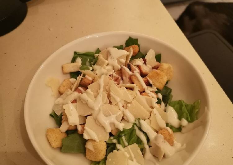 Comment Cuisiner Salade Caesar améliorée au chèvre chaud