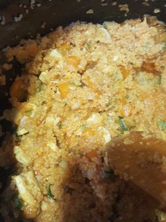 Una foto de Cus cus con verduras y pollo