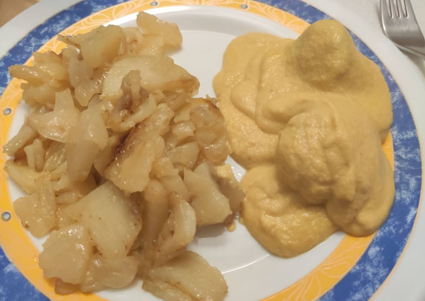 Salsa de almendras con albóndigas