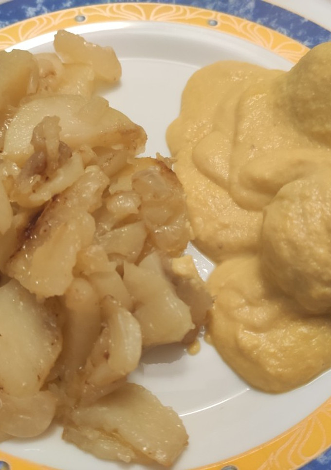Una foto de Salsa de almendras con albóndigas
