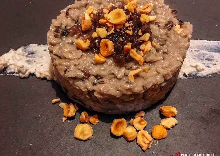 Risotto radicchio e gorgonzola piccante su crema di gorgonzola e miele